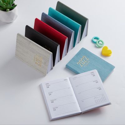 Creative small creative english pocket calendar (4)